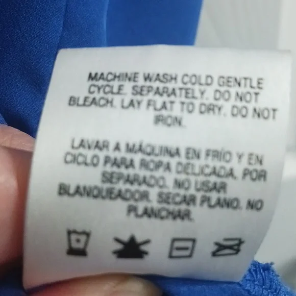 Beautiful Blue Blouse Size Medium 💙 EUC 💙 - Picture 5 of 5